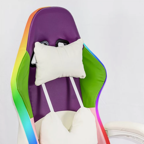 Геймърски стол в розов цвят.