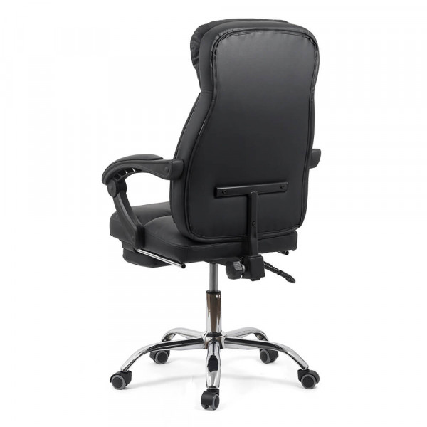 Директорски стол в черен цвят.